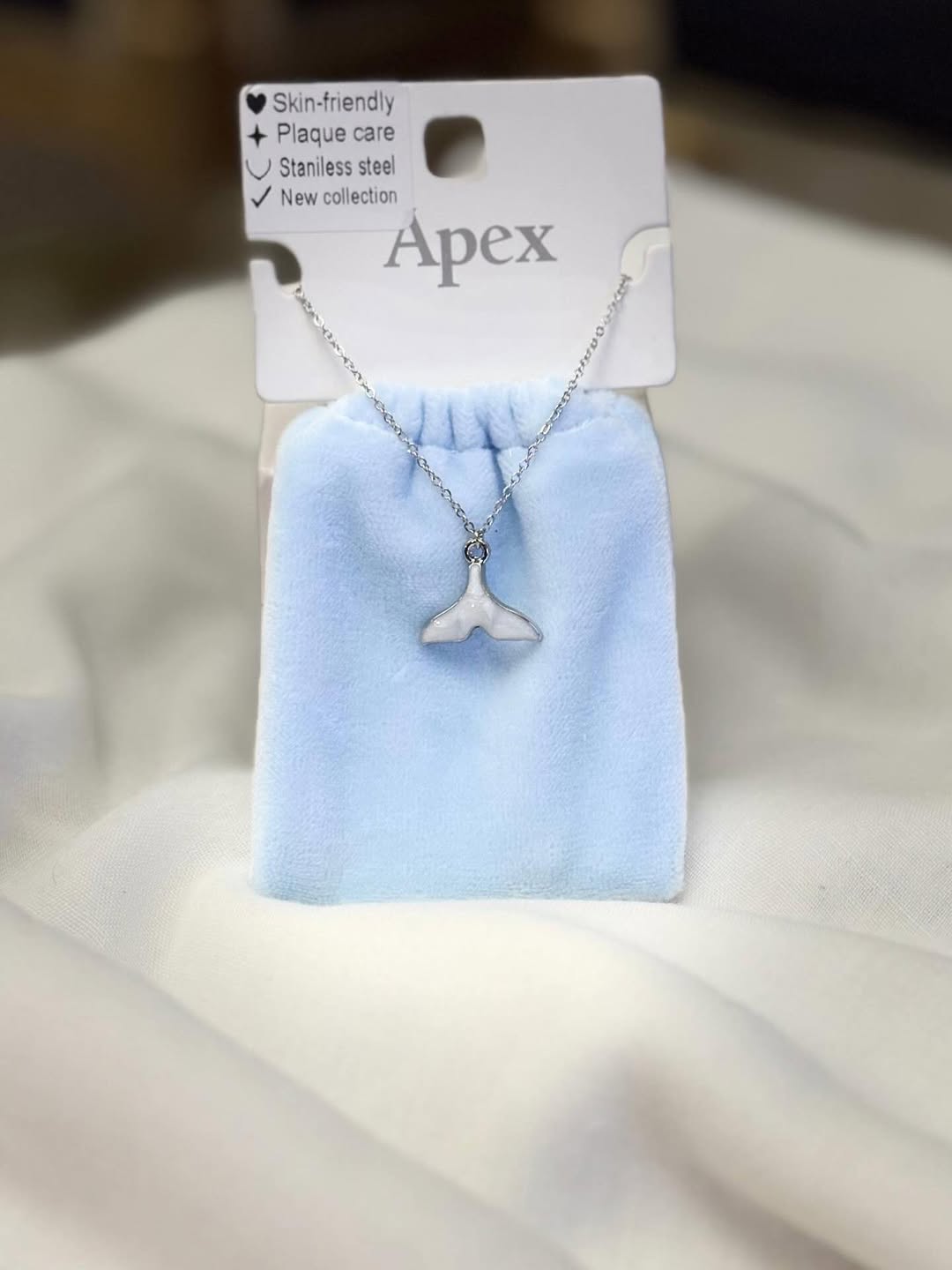 Whale tail necklace🐋